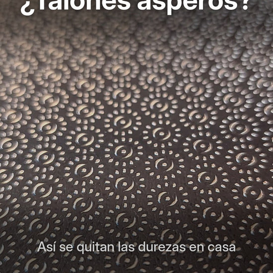 Vídeo del pack PiesSuaves: lima de nanocristal con zona gruesa y fina y 3 pares de calcetines de silicona